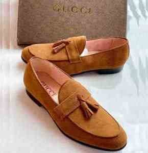 chaussure marron daim