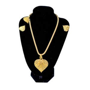 Petite Chaine  -2 grammes d'or - moins cher - Boucles d'oreille - modèle 2