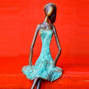 Abstraite Assise - en bronze - 30 cm de hauteur