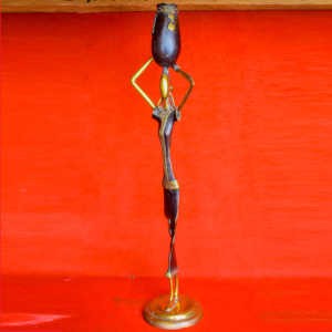 Stylisée porteuse d'eau - en bronze_51 cm de hauteur